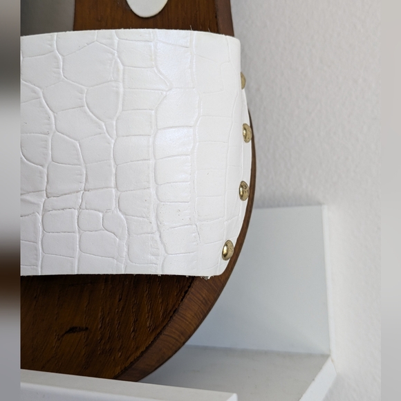 Vince Camuto Wooden Sandal - Picture 5 of 9